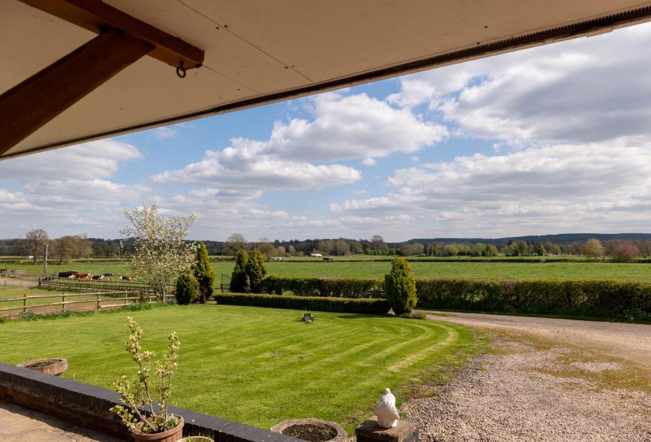 Tixall Manor Farm Stafford Exteriör bild