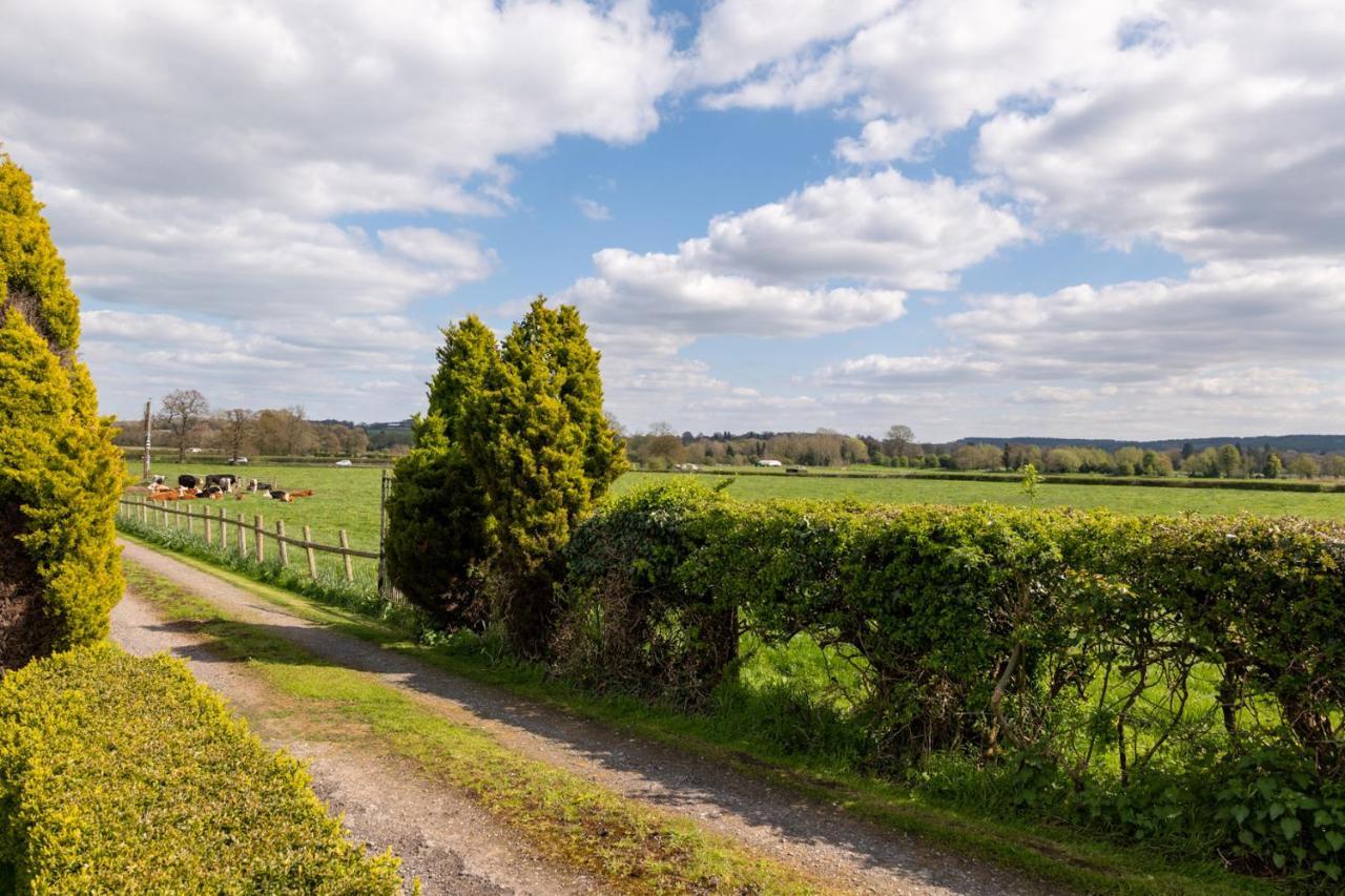 Tixall Manor Farm Stafford Exteriör bild