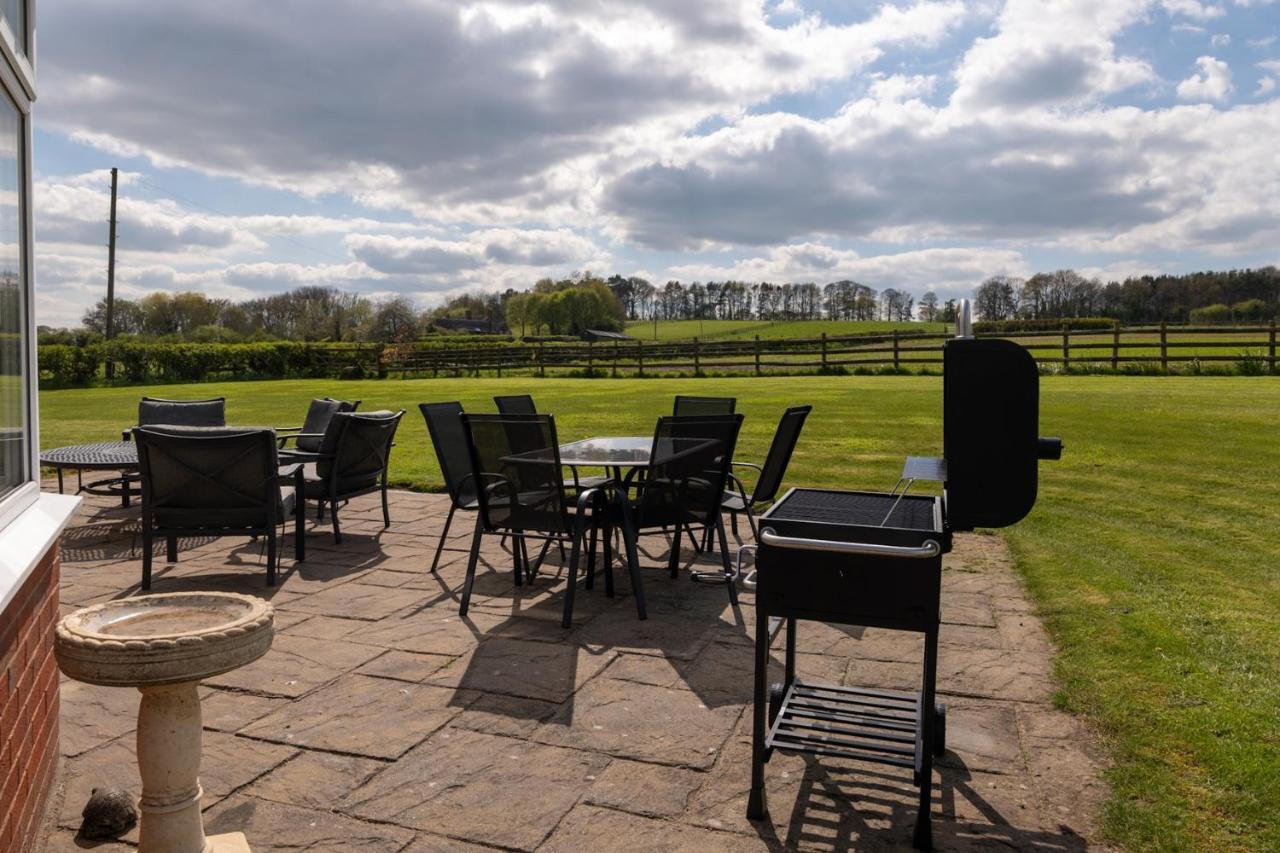 Tixall Manor Farm Stafford Exteriör bild